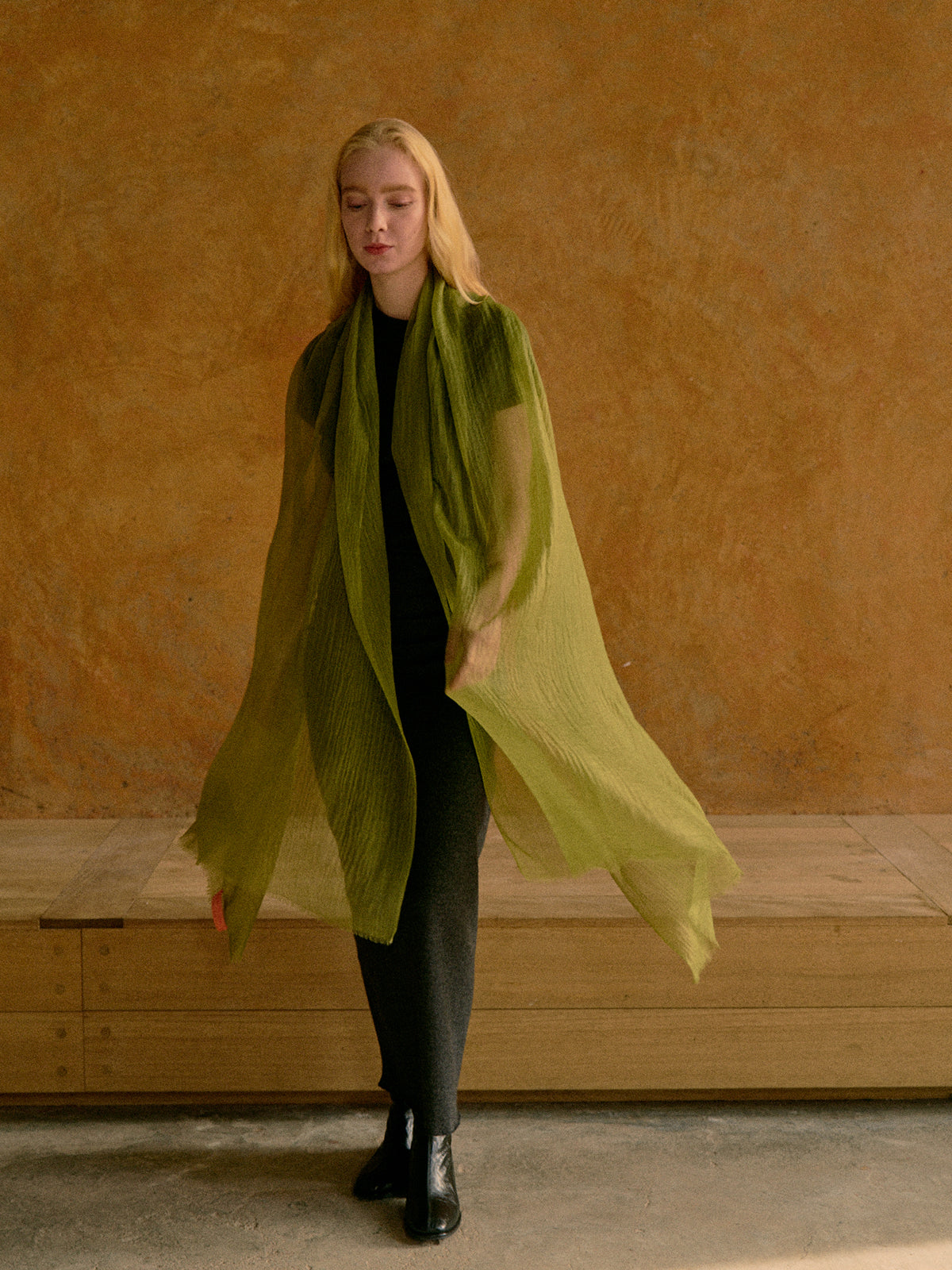 "Featherlight" Oversized Cashmere Scarf - Olive Green - Olive Green - LOST PATTERN Cashmere