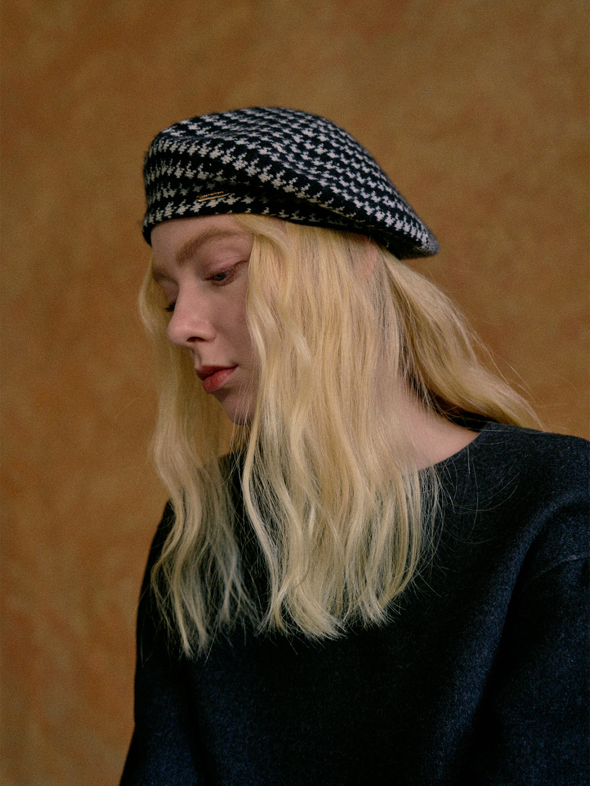 "Houndstooth" Wool-Cashmere Beret Hat - Black & White - LOST PATTERN Cashmere