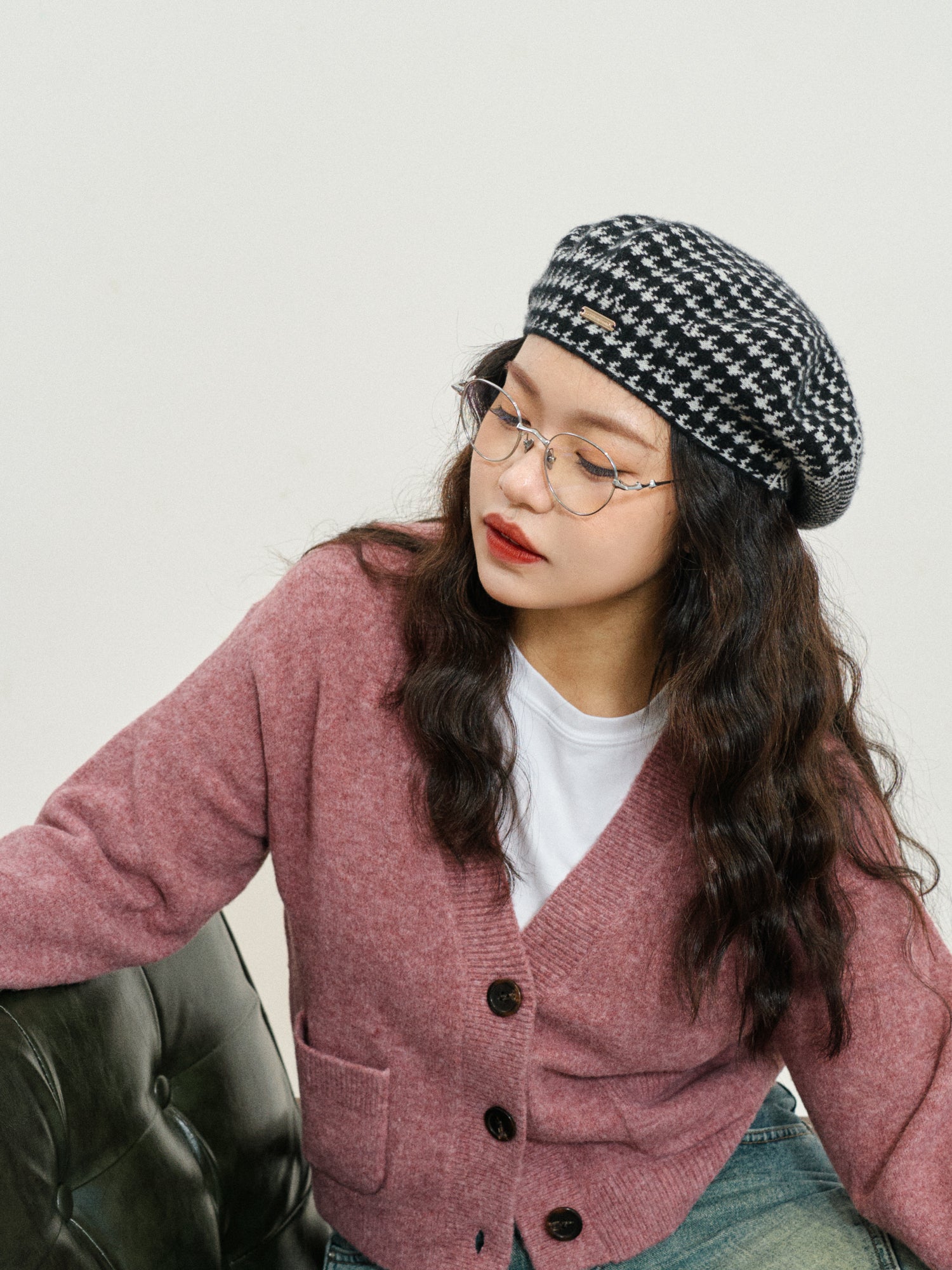 "Houndstooth" Wool-Cashmere Beret Hat - Black & White - LOST PATTERN Cashmere