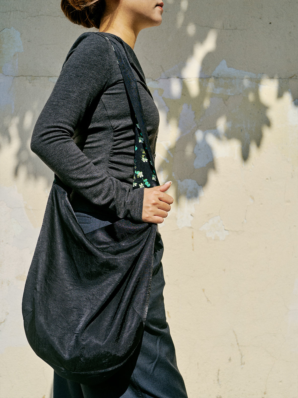 "Beach Blossom" Hobo Crossbody Bag - Black - Black - LOST PATTERN Tote Bag