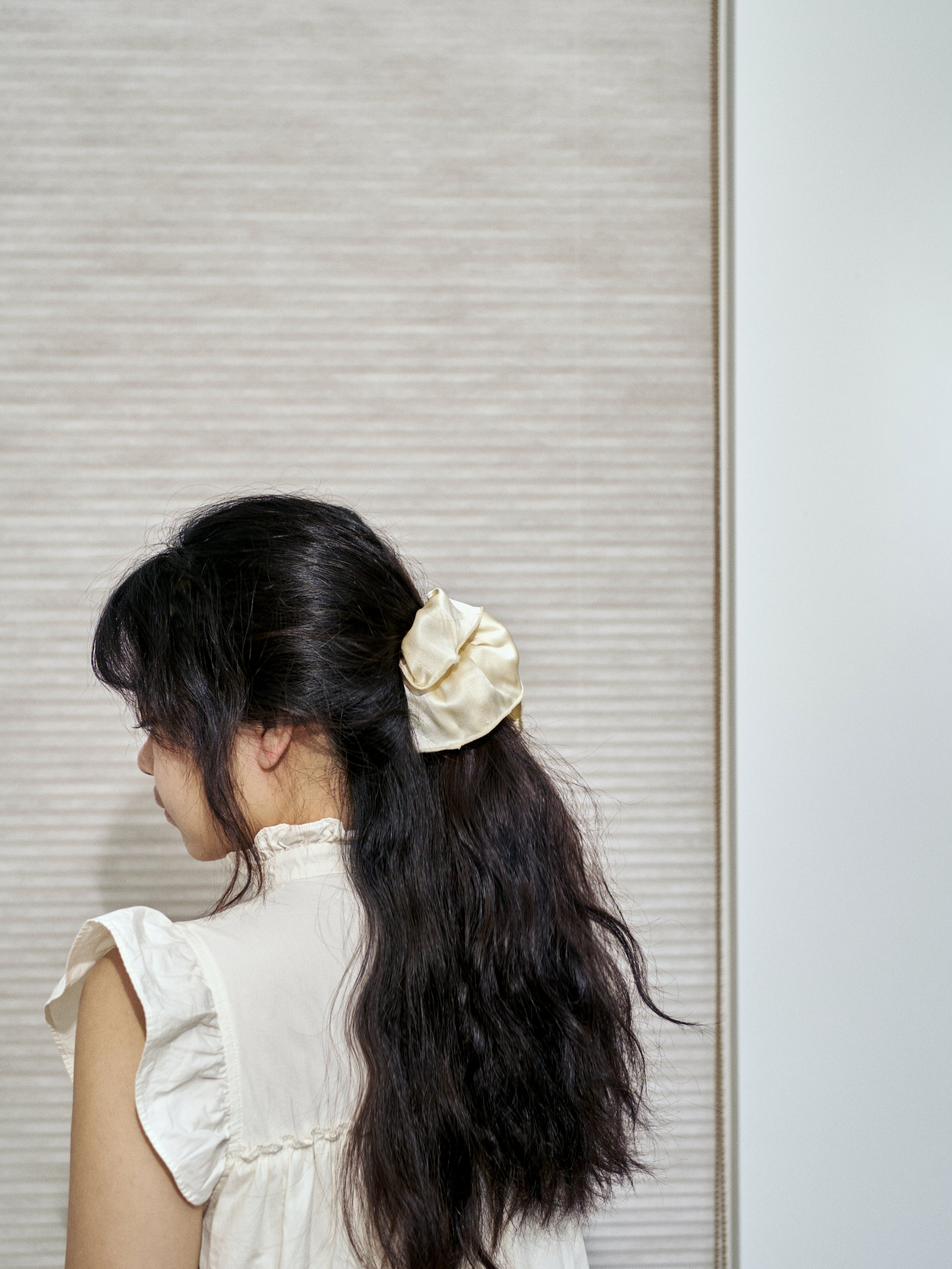 "Maxi Flower" Double-Layer Oversized Silk Scrunchie - Cream - Cream - LOST PATTERN Scrunchie