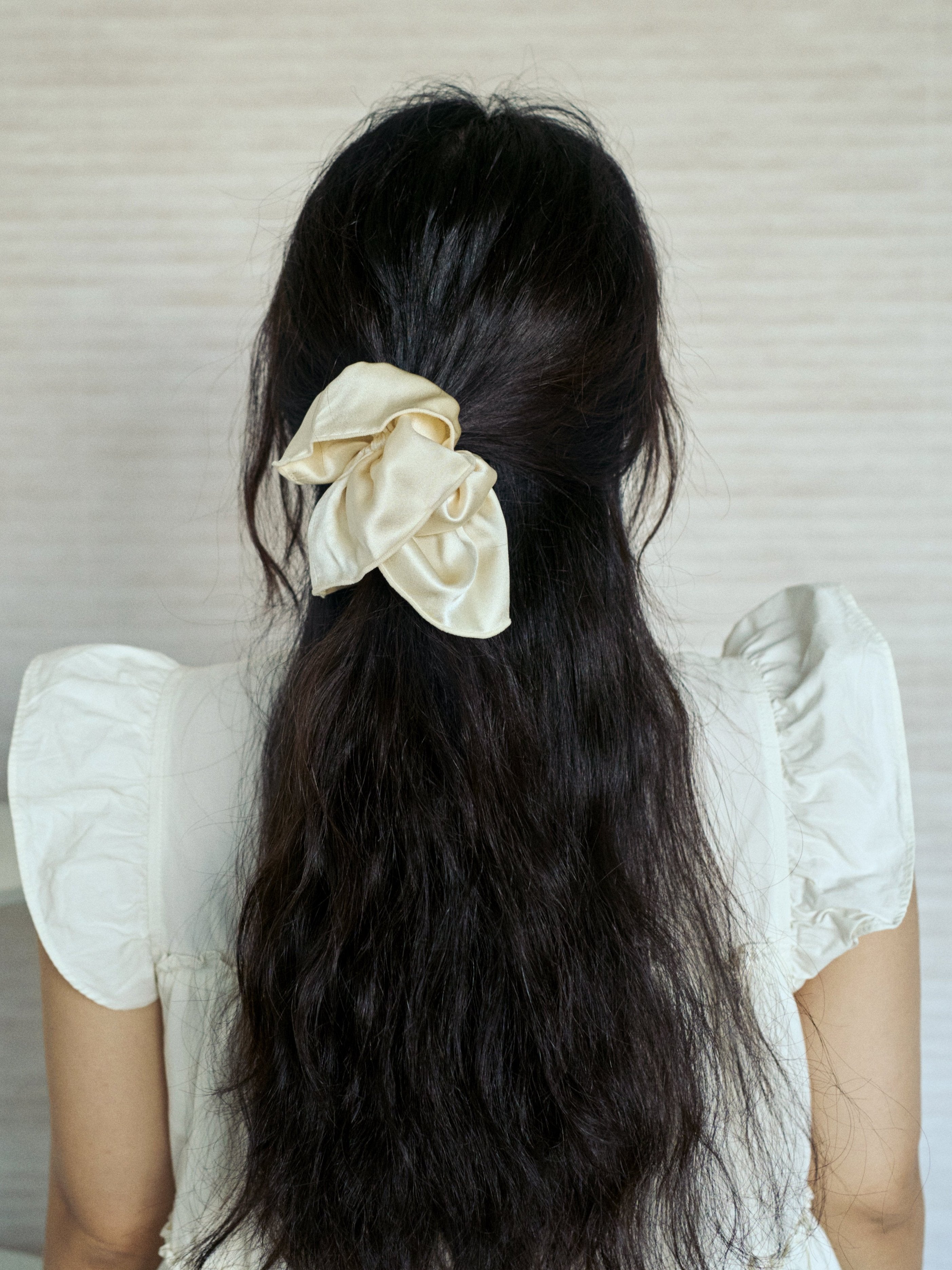 "Maxi Flower" Double-Layer Oversized Silk Scrunchie - Cream - Cream - LOST PATTERN Scrunchie