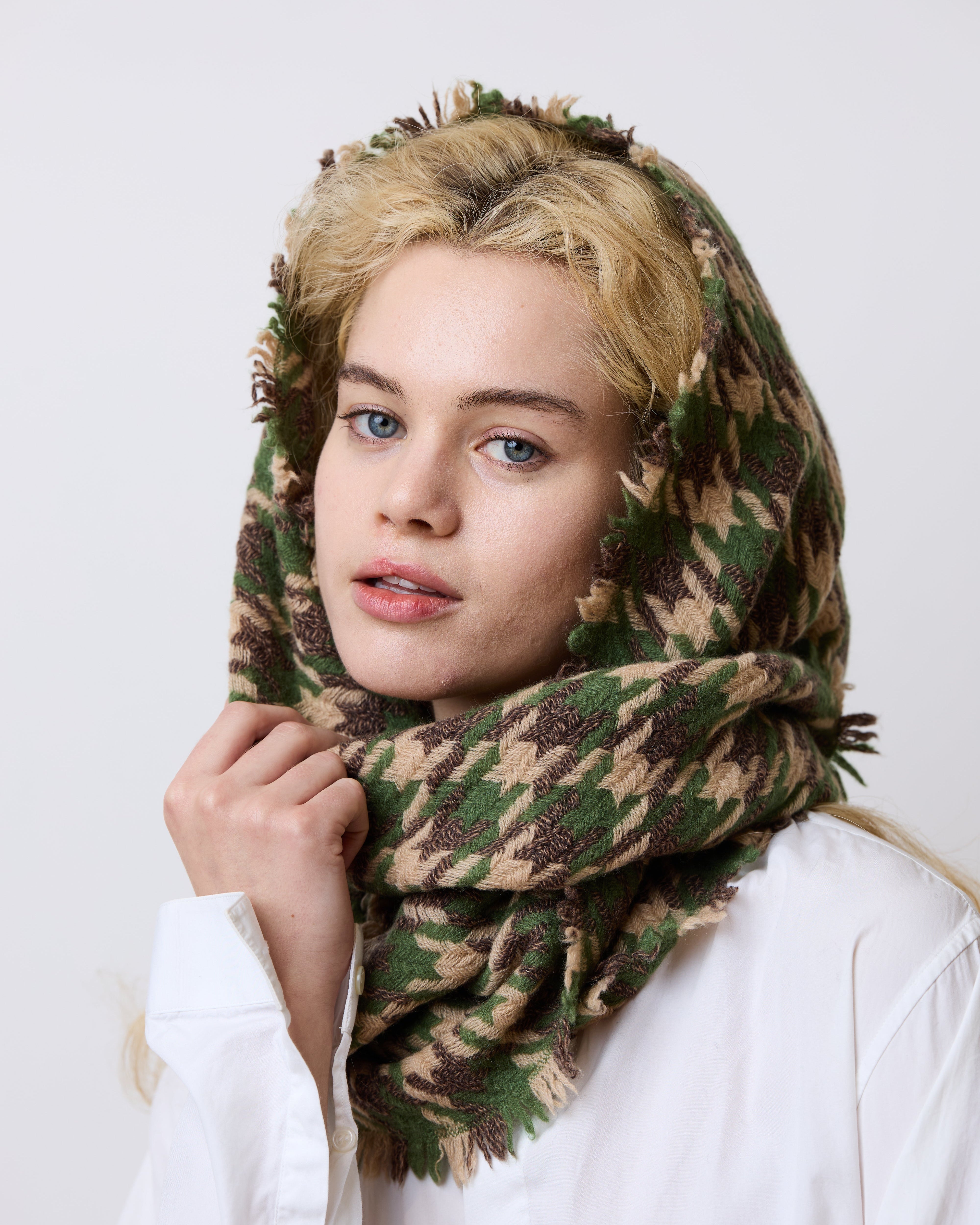 "Houndstooth" Cashmere Scarf - Matcha & Coffee