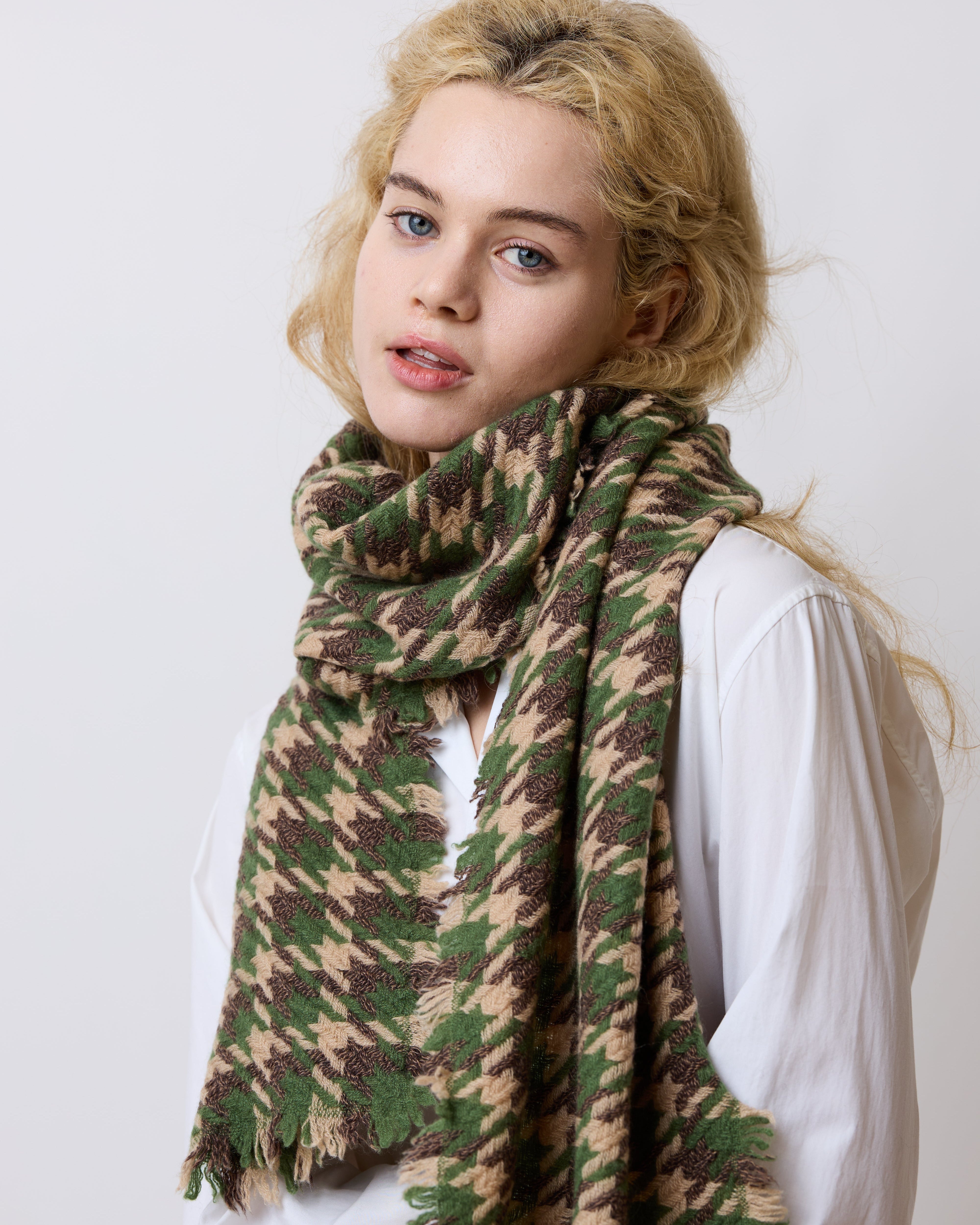 "Houndstooth" Cashmere Scarf - Matcha & Coffee