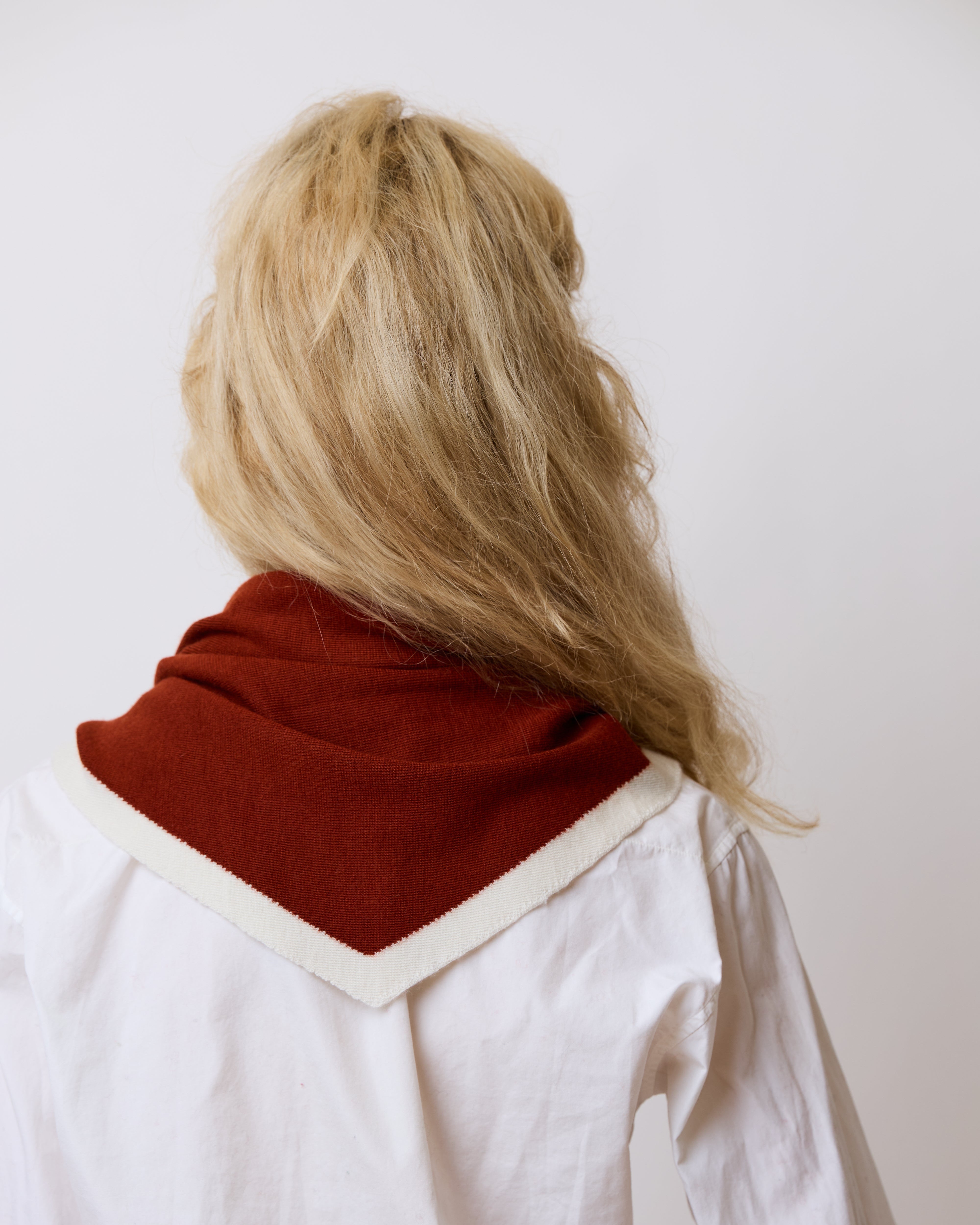 "Triangle Frame" Cashmere Triangle Scarf - Caramel