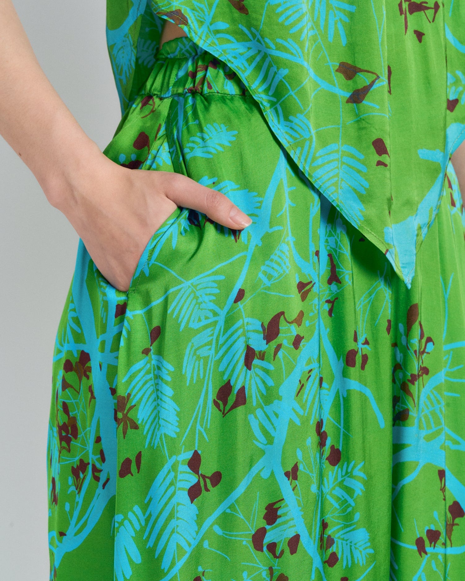 "Coco Dream" Satin Midi Skirt - Green