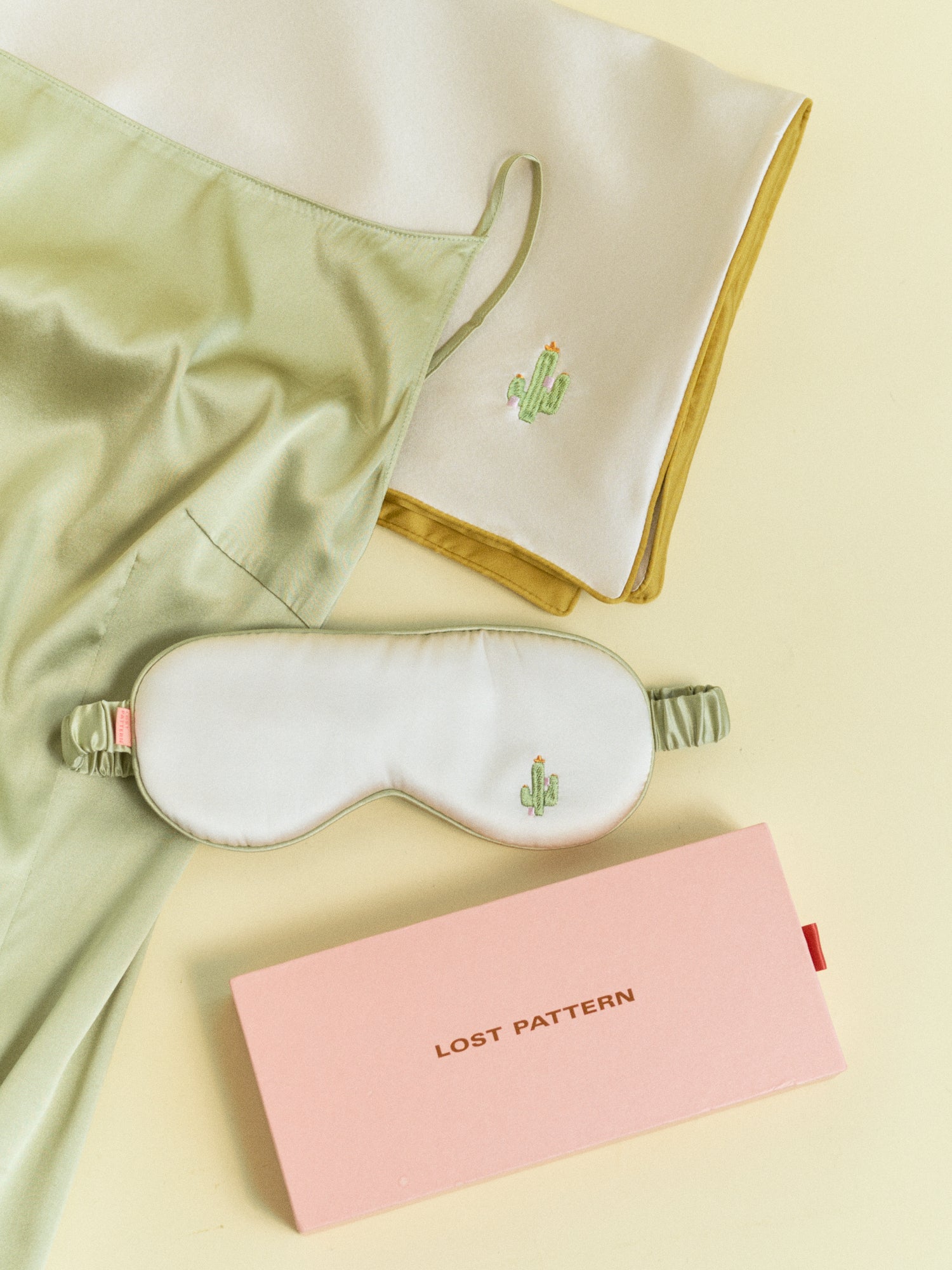 "Cactus" 2-Piece Silk Pillowcase Gift Set - Beige