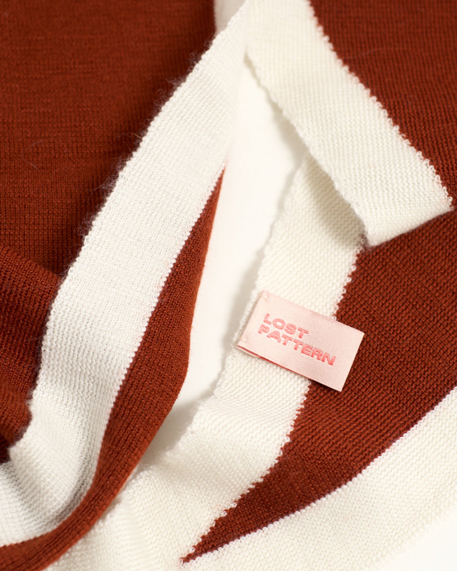 "Triangle Frame" Cashmere Triangle Scarf - Caramel