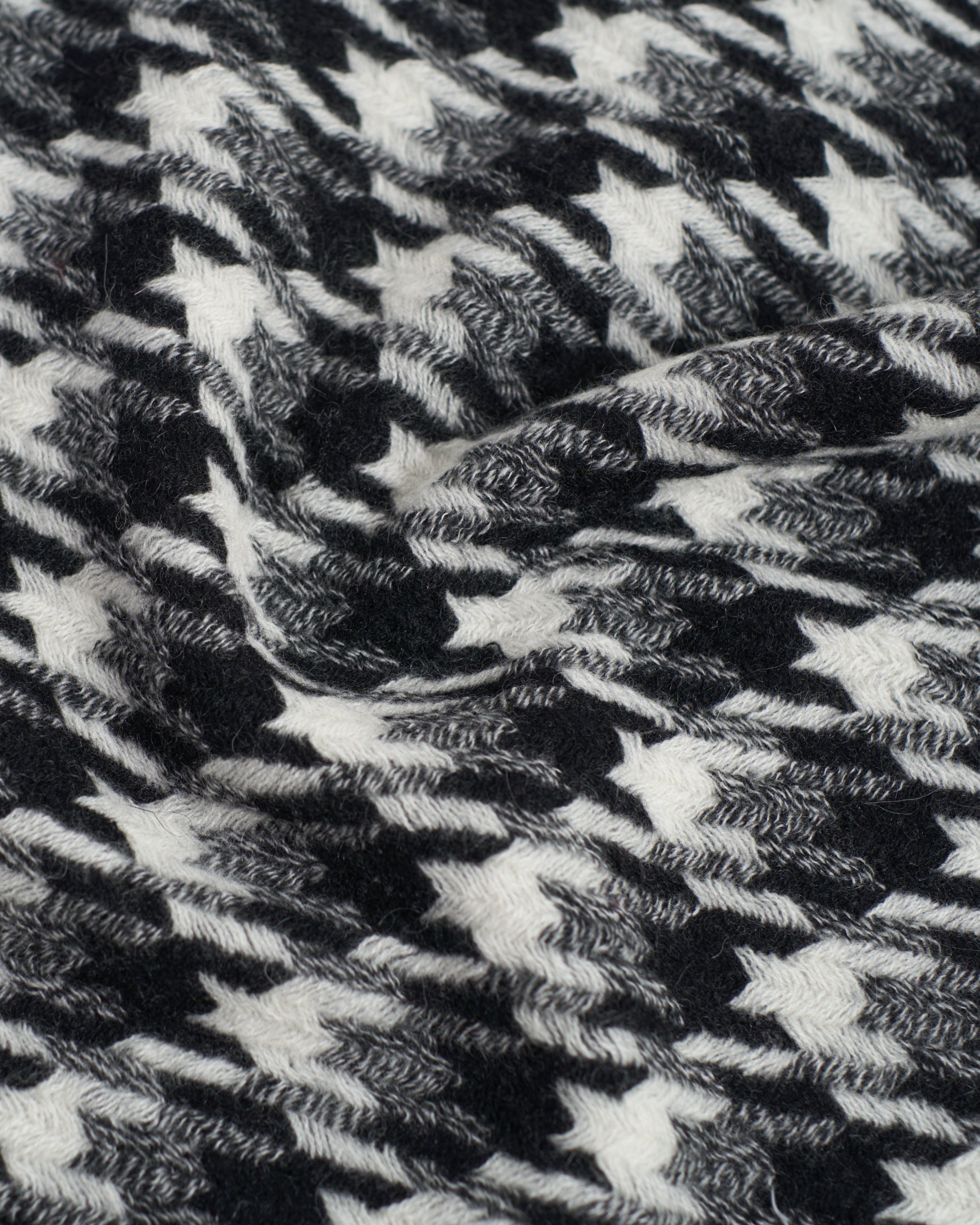 "Houndstooth" Cashmere Scarf - Black & White