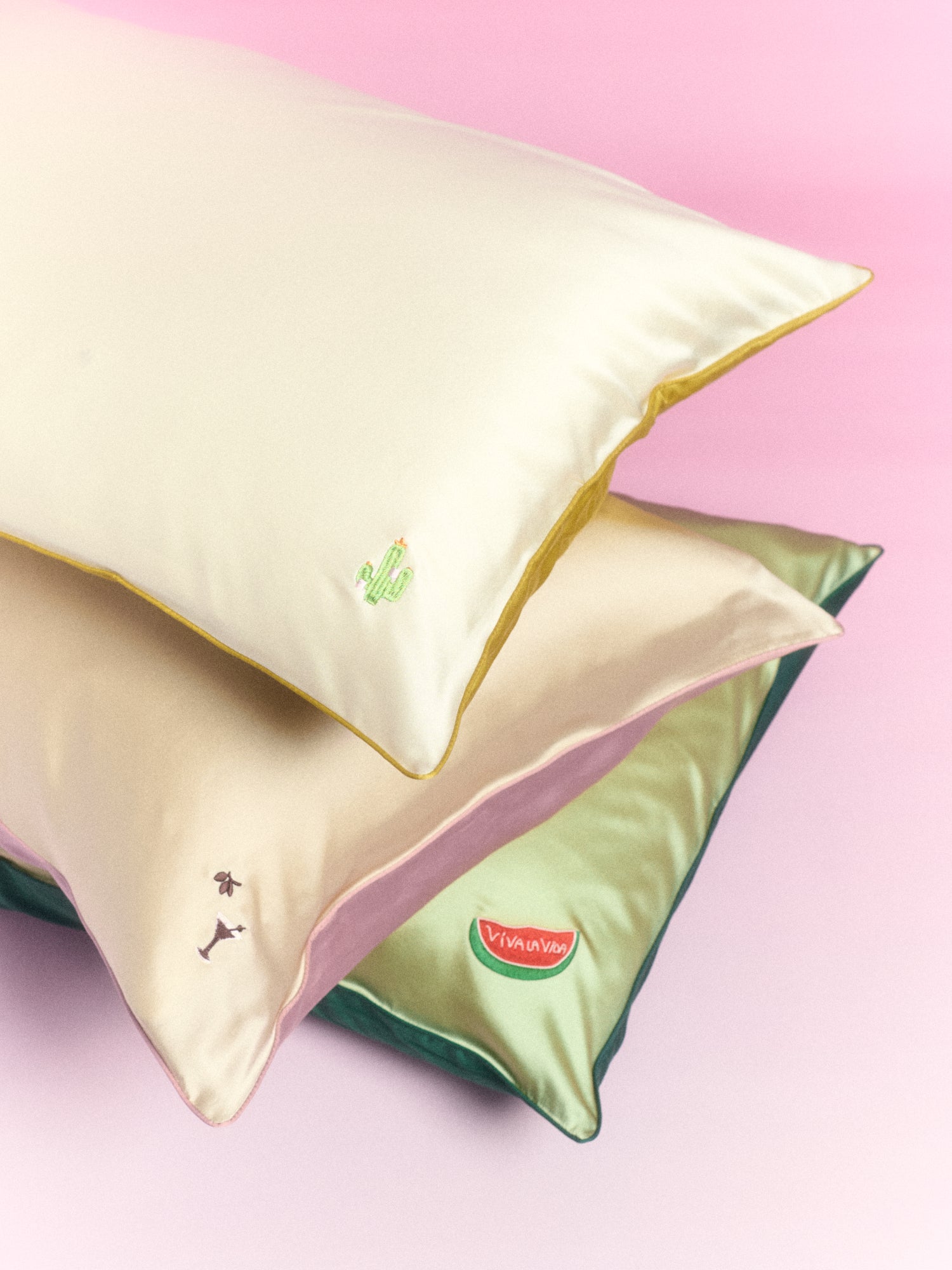 "Martini" Silk Pillowcase - Champagne