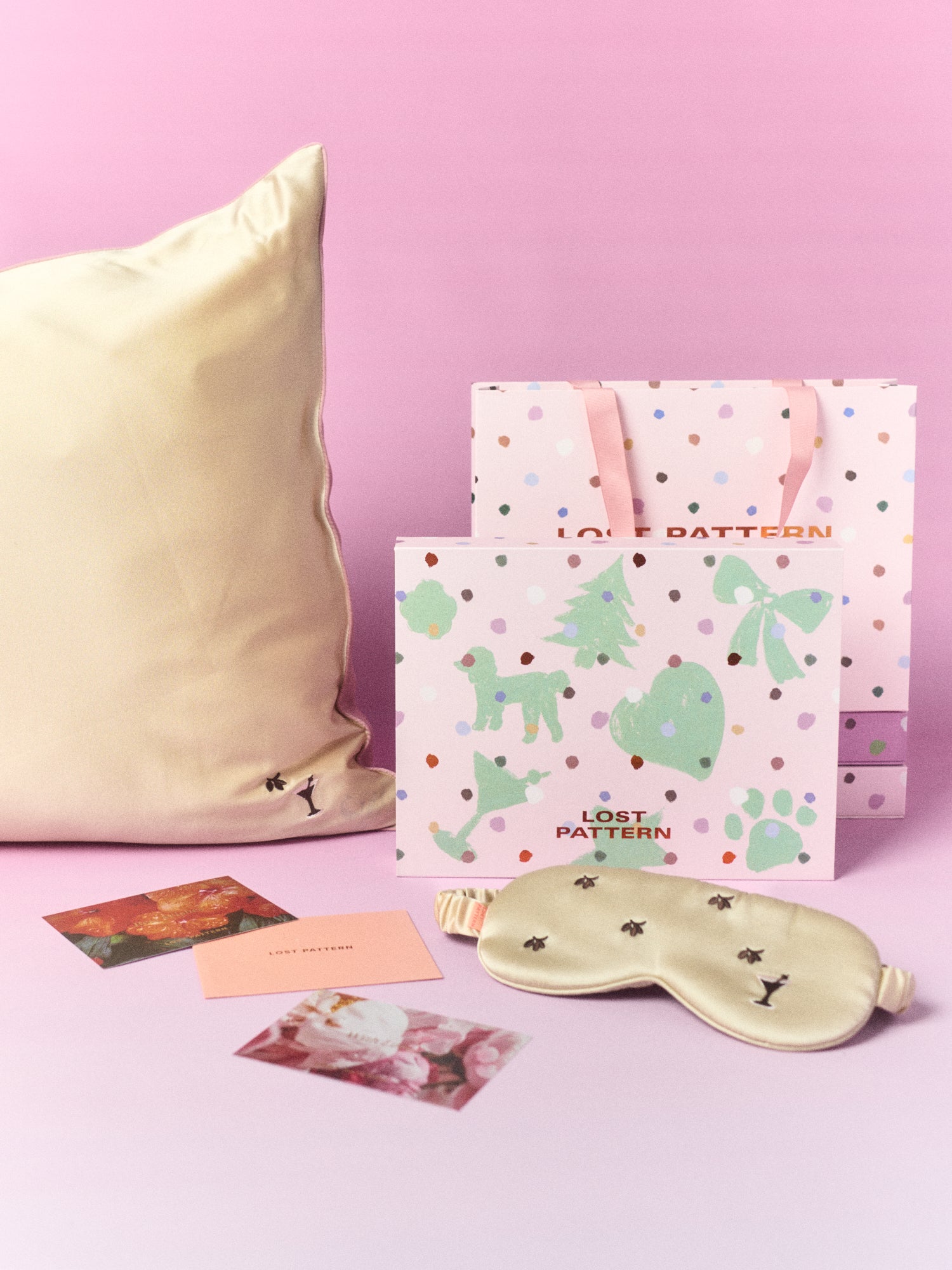 "Martini" 2 Piece Silk Gift Set: Silk Pillowcase & Silk Sleep Eye Mask - Champagne