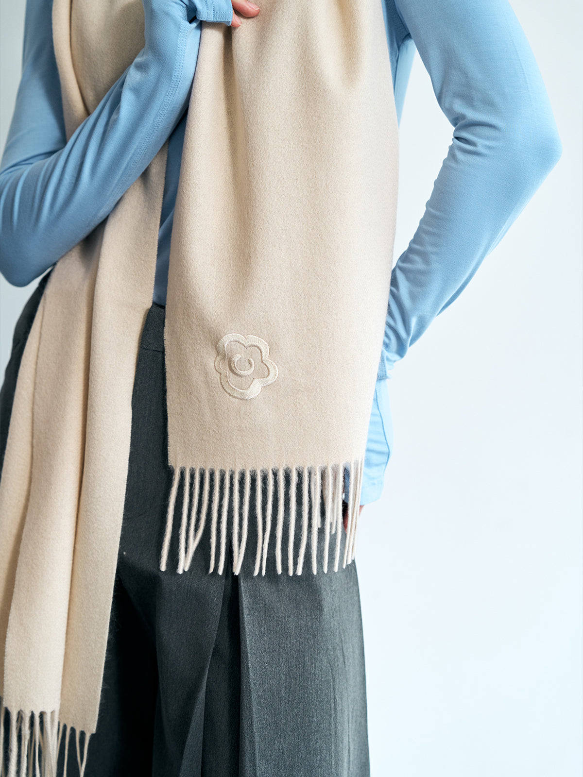 "Lost in Warmth" Classic Cashmere Scarf - Cream - LOST PATTERN Cashmere