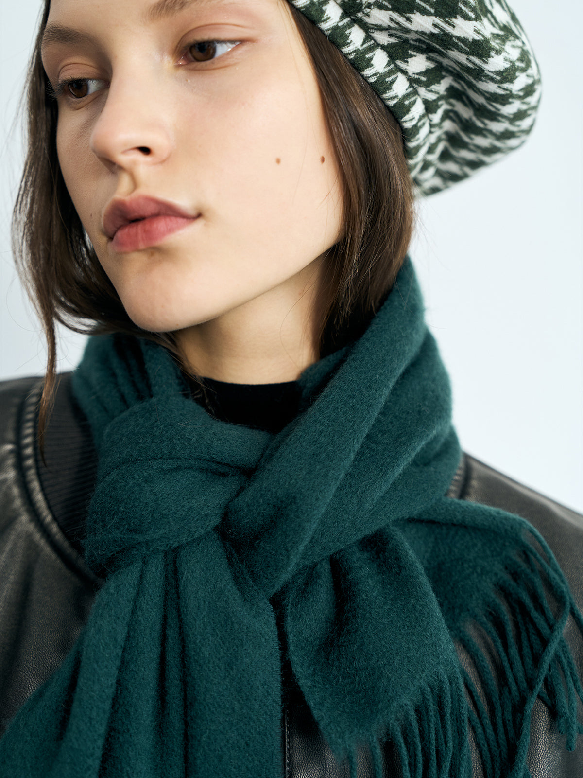 "Lost in Warmth" Classic Cashmere Scarf - Hunter Green - LOST PATTERN Cashmere