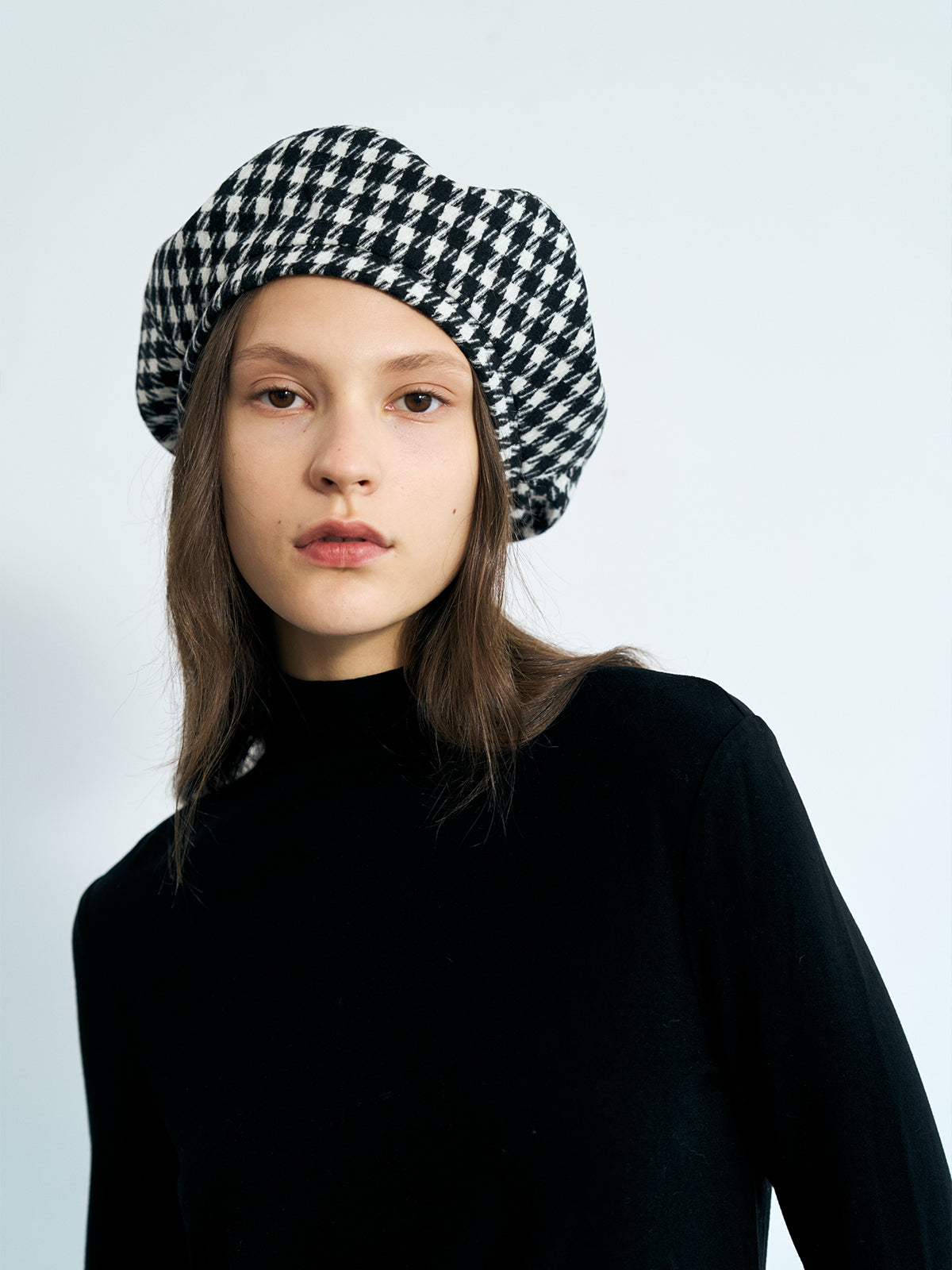 "Houndstooth" Beret Hat - Black & White - LOST PATTERN Cashmere