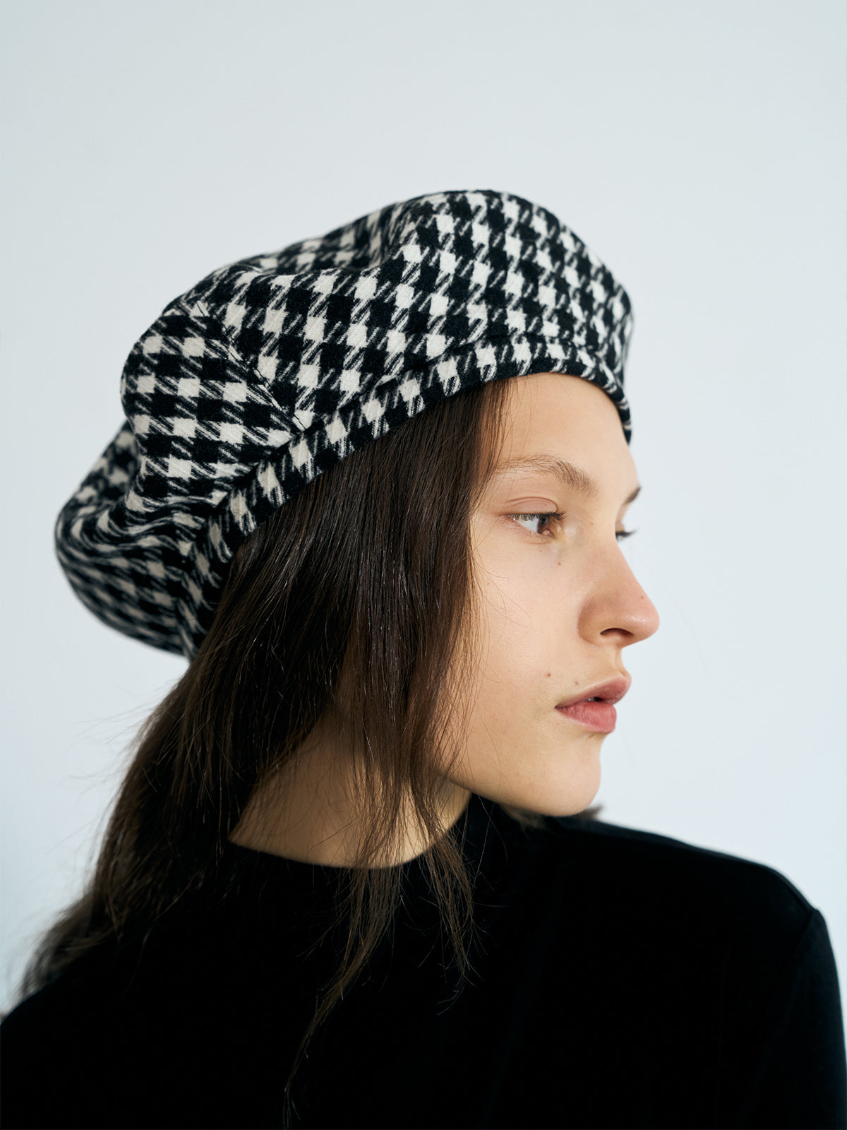 "Houndstooth" Beret Hat - Black & White - LOST PATTERN Cashmere