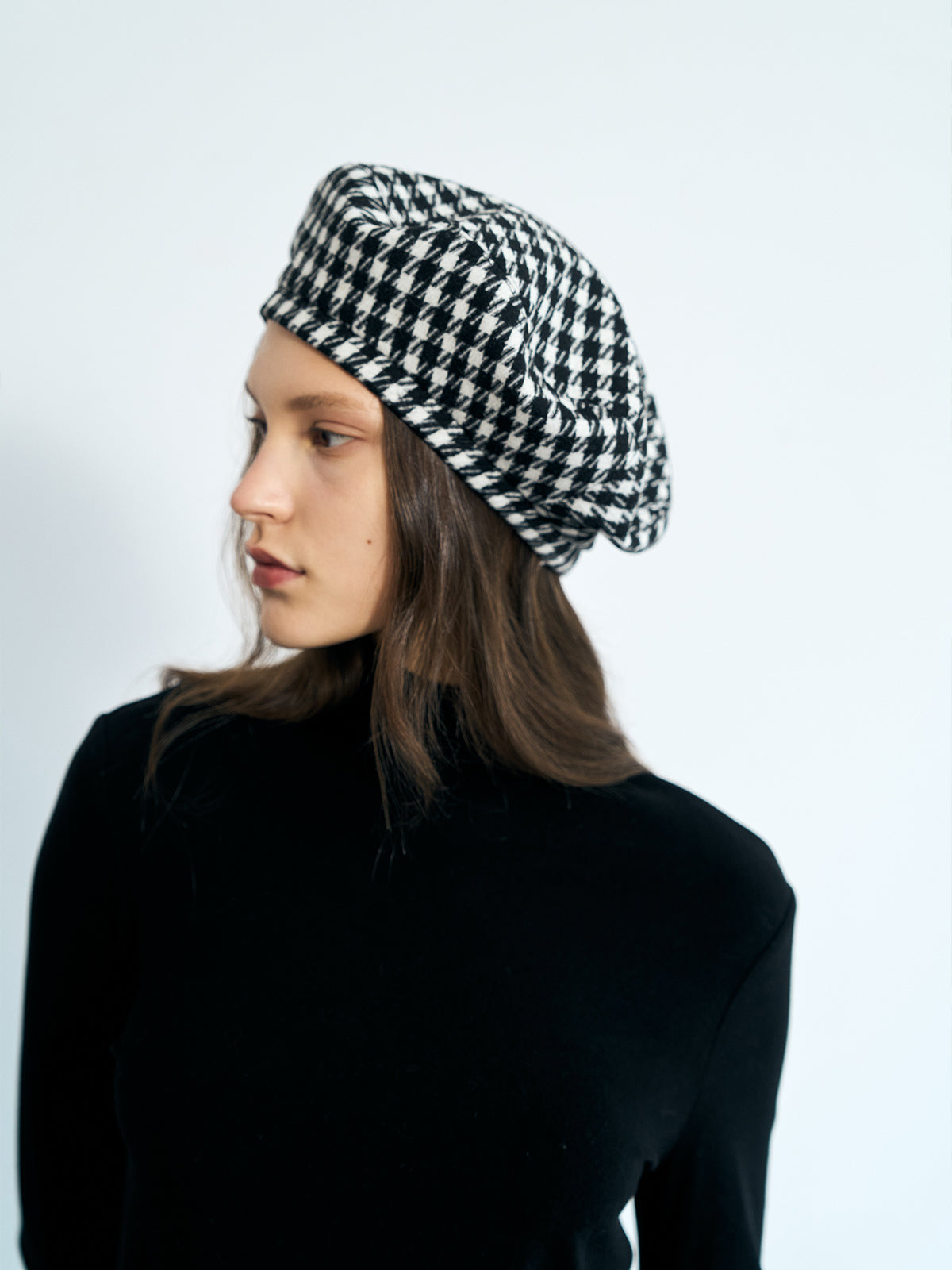 "Houndstooth" Beret Hat - Black & White - LOST PATTERN Cashmere