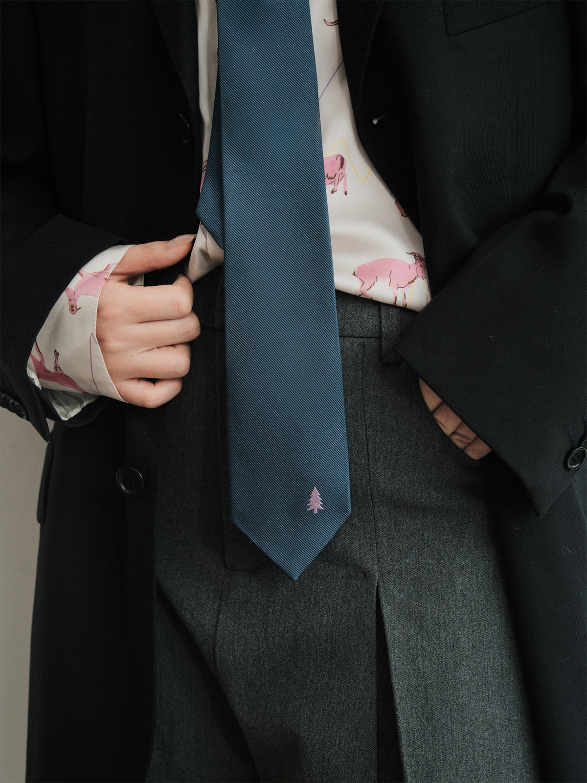 "Blush Pine" Silk Tie - Navy Blue - LOST PATTERN Tie