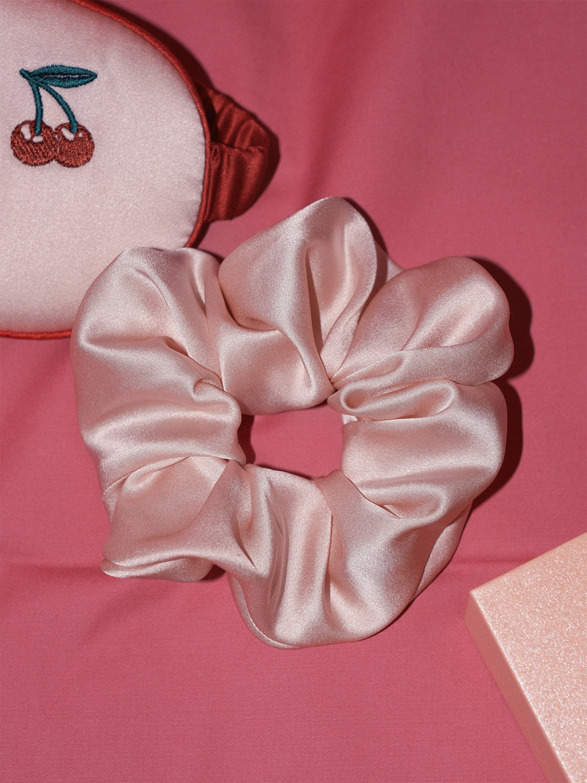 "Silken Hair" Silk Scrunchie Hair Tie - Peach - LOST PATTERN Scrunchie