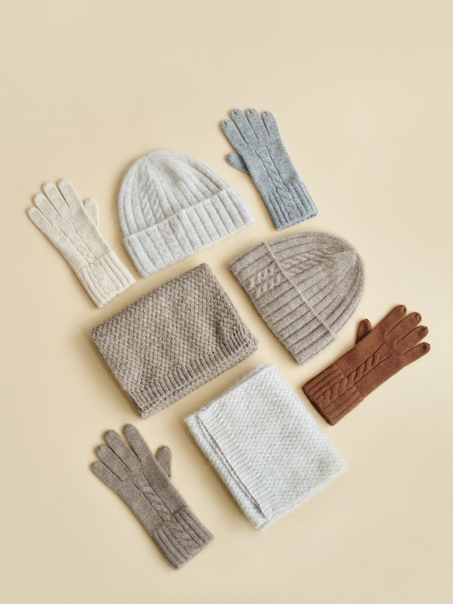 "Warmth Whisper" Cashmere Gloves - Oatmeal