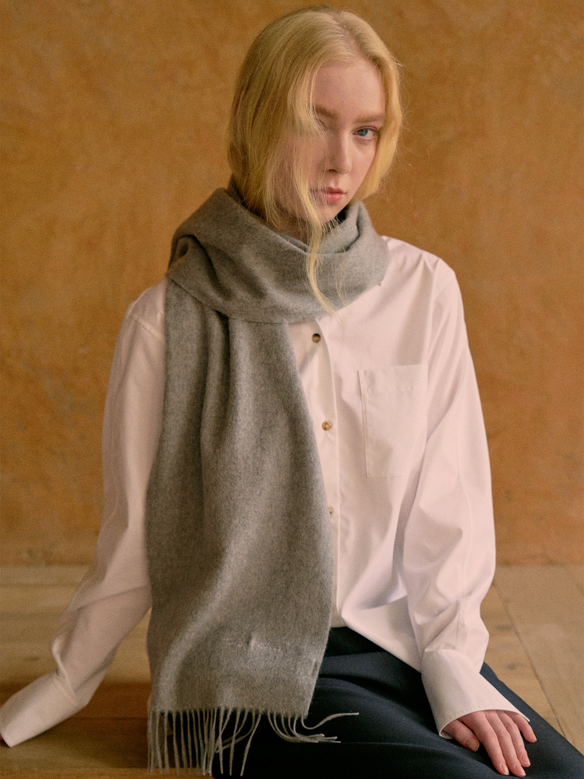 "Lost in Warmth" Classic Cashmere Scarf - Grey