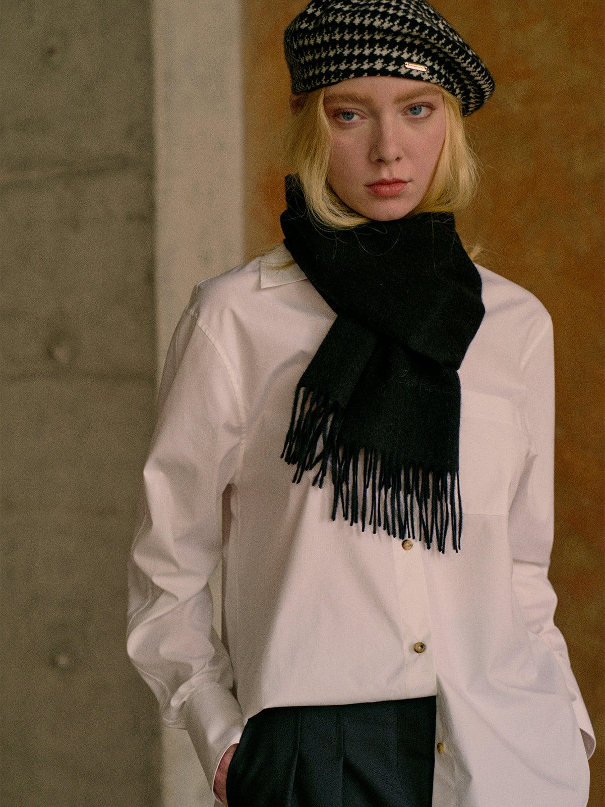 "Lost in Warmth" Classic Cashmere Scarf - Black - Black - LOST PATTERN Cashmere