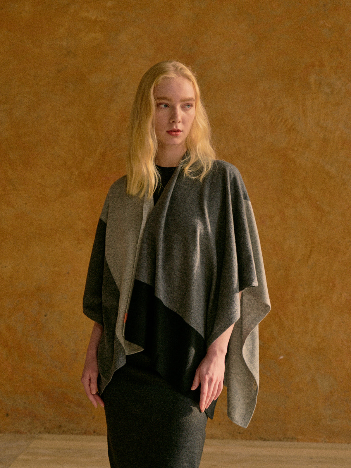 "Lost in Warmth" Luxurious Wool-Cashmere Blend Cape - Grey