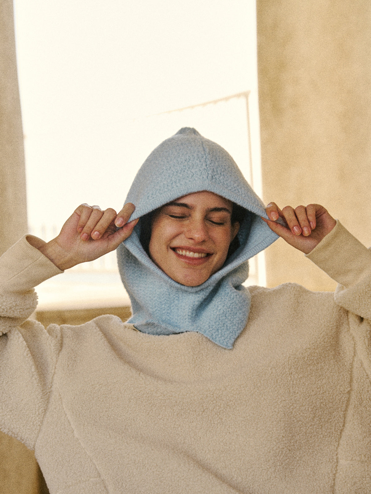 "L'Embrace" Balaclava - Baby Blue