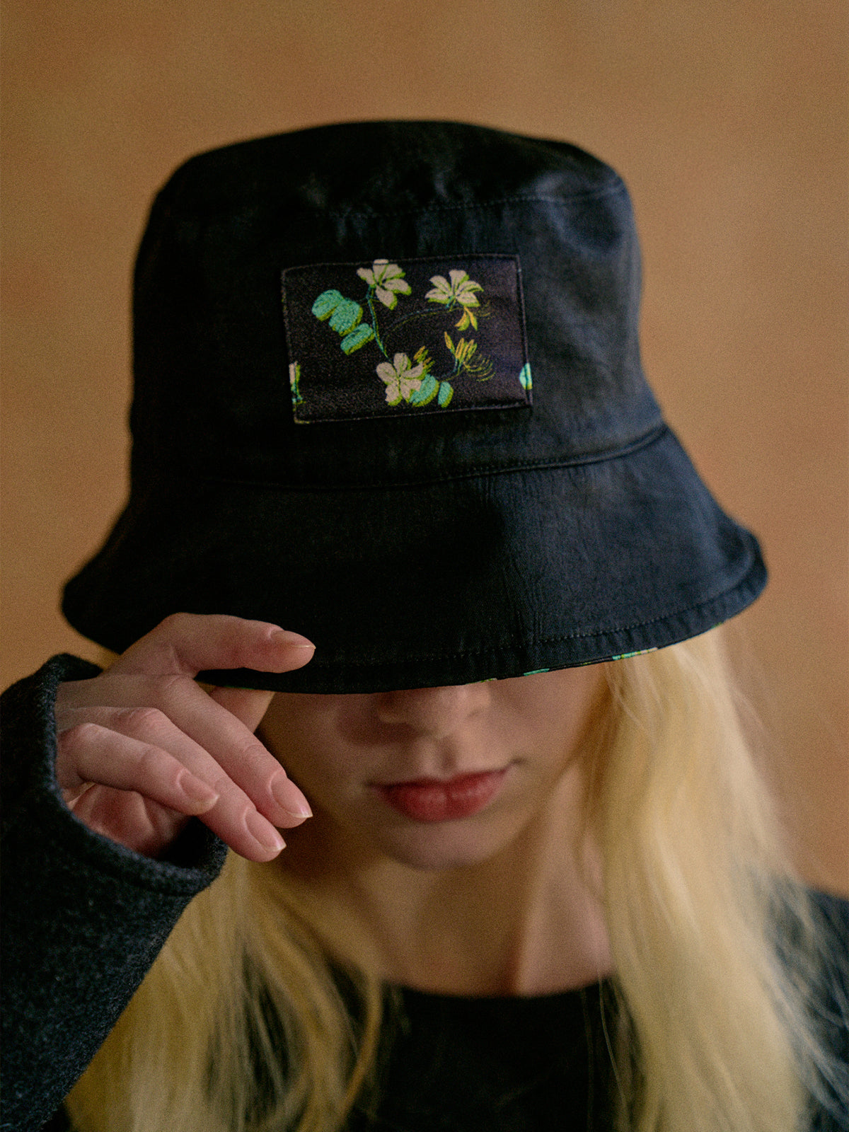 "Beach Blossom" Reversible Bucket Hat - Black - Black - LOST PATTERN Hats