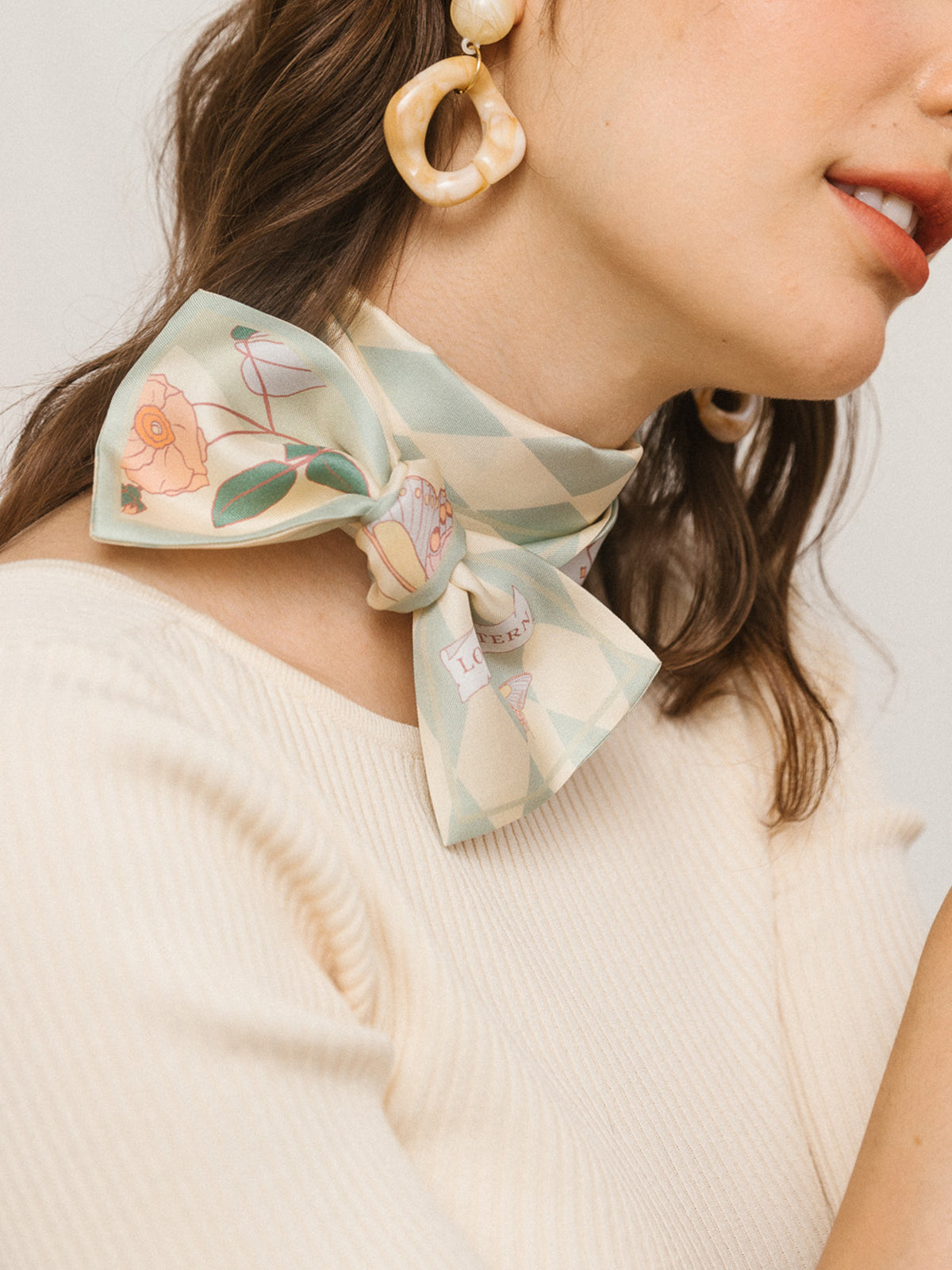 ”Wonderland“ Silk Twilly Neck Bow - Pastel Green