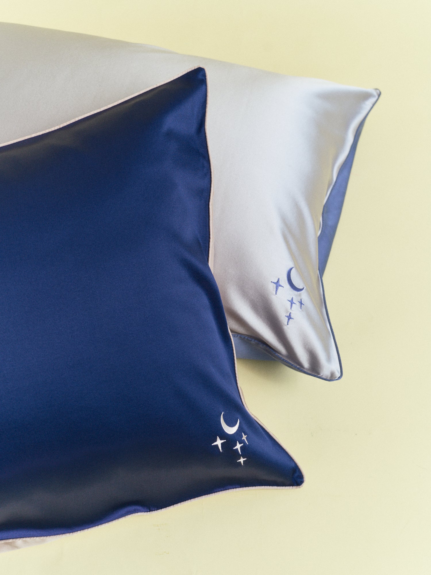 "Moonlit Stars" 2-Piece Silk Pillowcase Gift Set - Silver