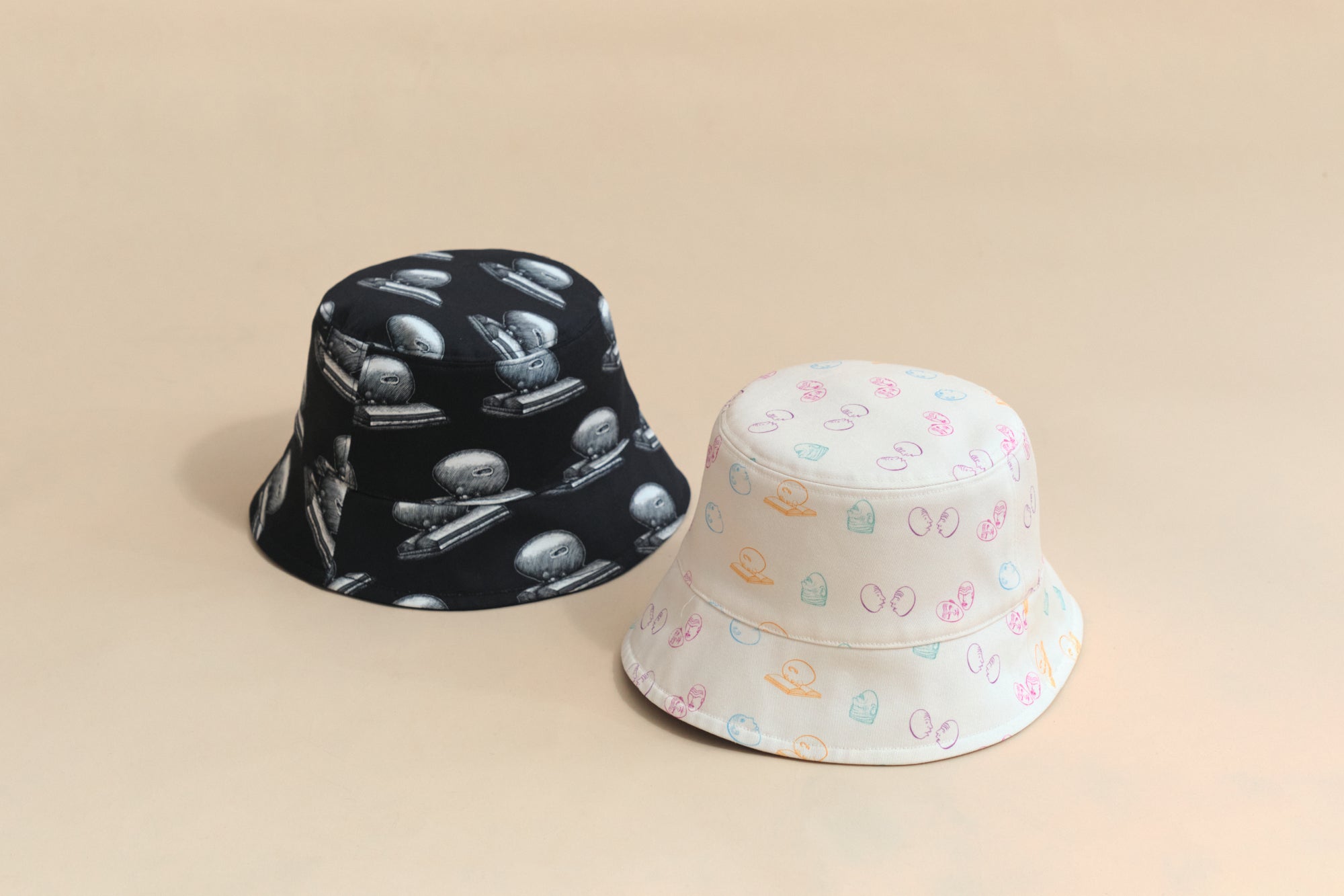 "Bookhead" Cotton Reversible Bucket Hat - Black - LOST PATTERN Hats